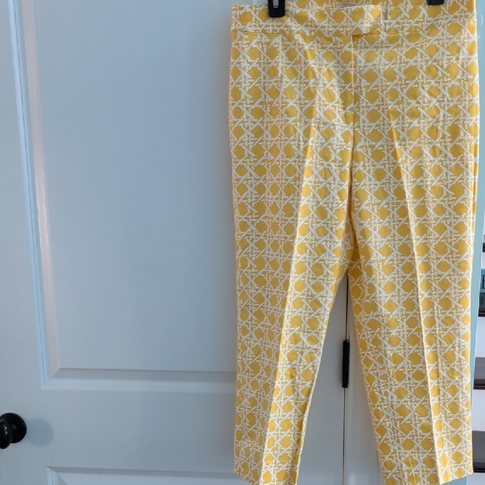 Liz Claiborne Yellow and White Capris